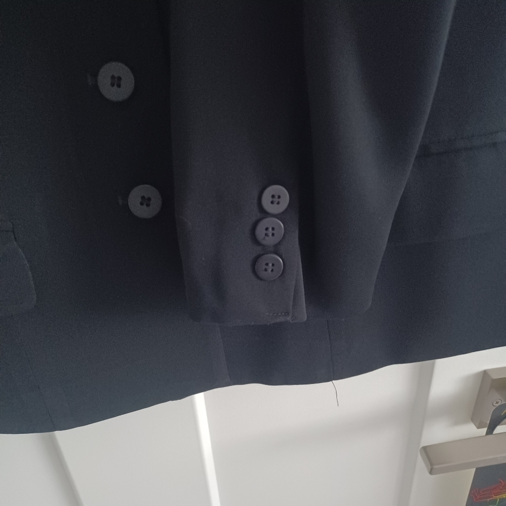 Blazer - Picture 2 of 7